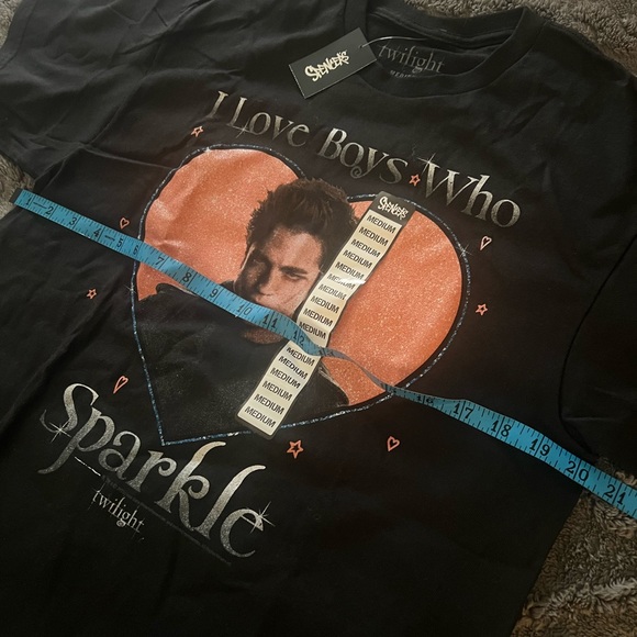 Twilight T-shirt size medium unisex sizing. measurements in photos. NWT! - Picture 5 of 7